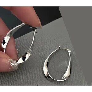 925 Sterling Silver Twisted Oval Hoop Earrings High Polish Ribbon Design